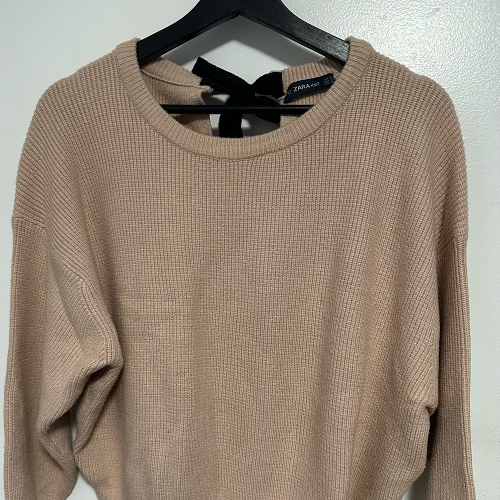 Round Neck Women's Knitted Sweater
